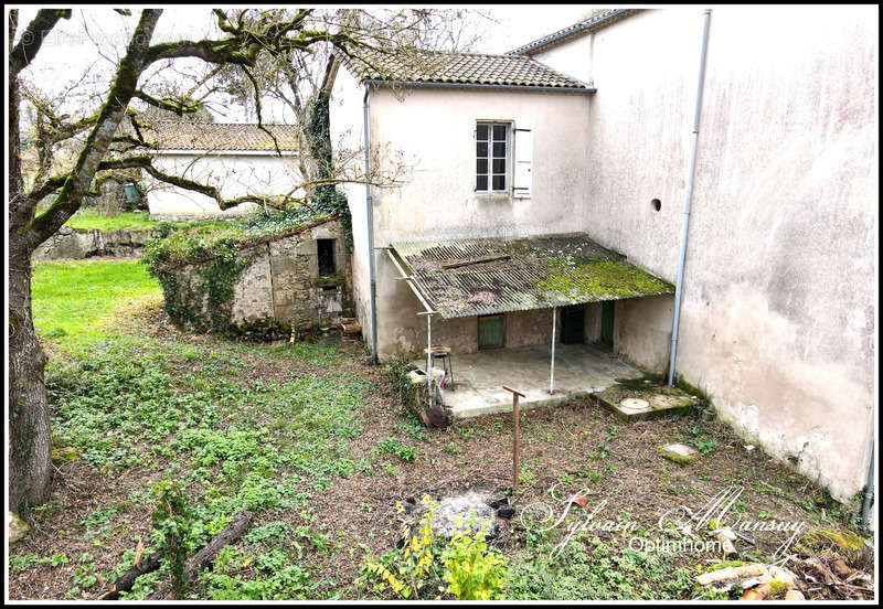 Maison à MONCRABEAU