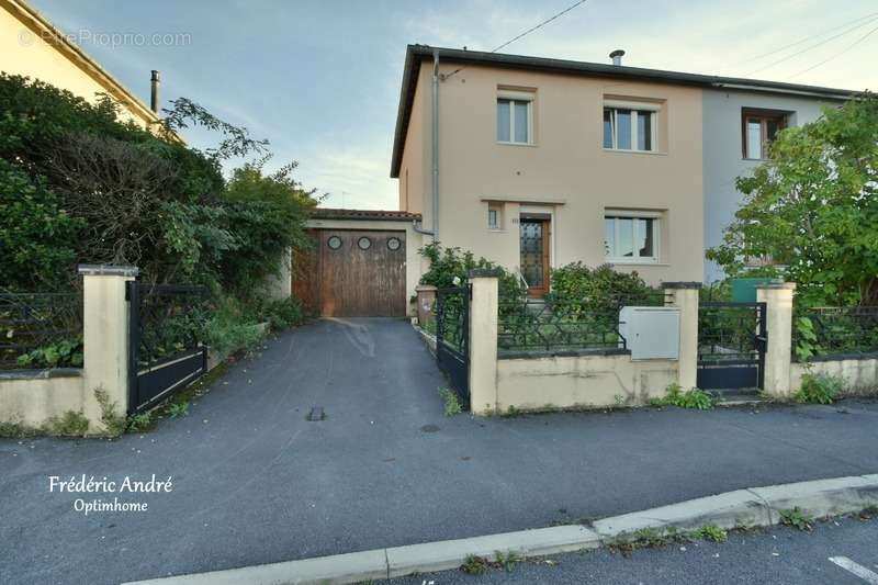 Maison à CHARLEVILLE-MEZIERES