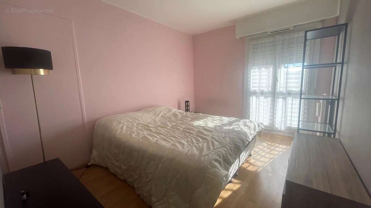 Appartement à LES CLAYES-SOUS-BOIS