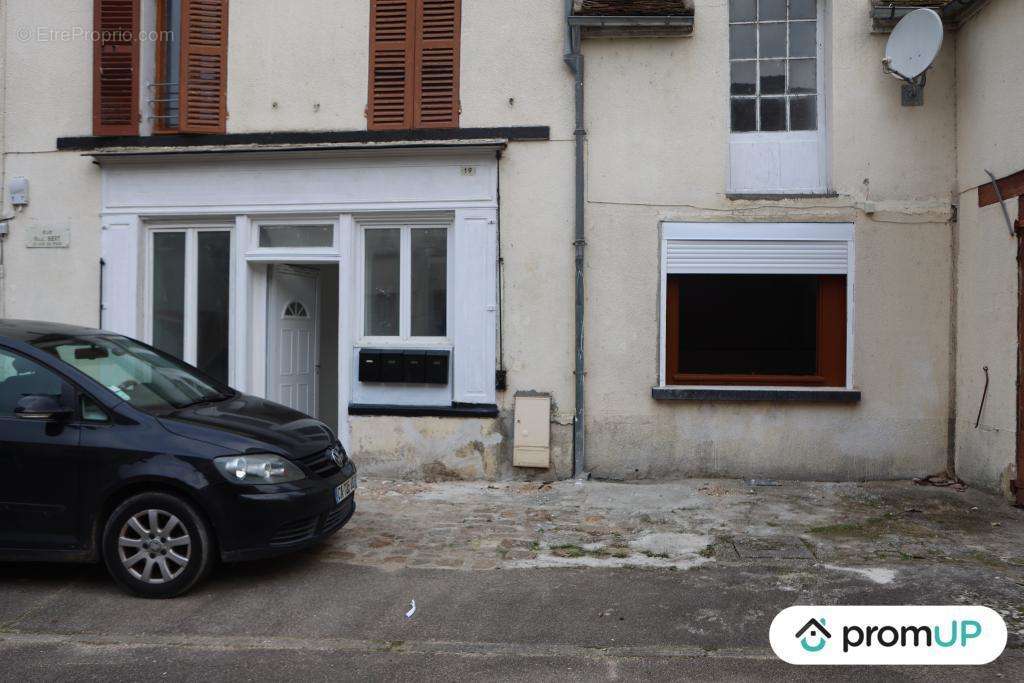 Appartement à VILLENEUVE-L&#039;ARCHEVEQUE