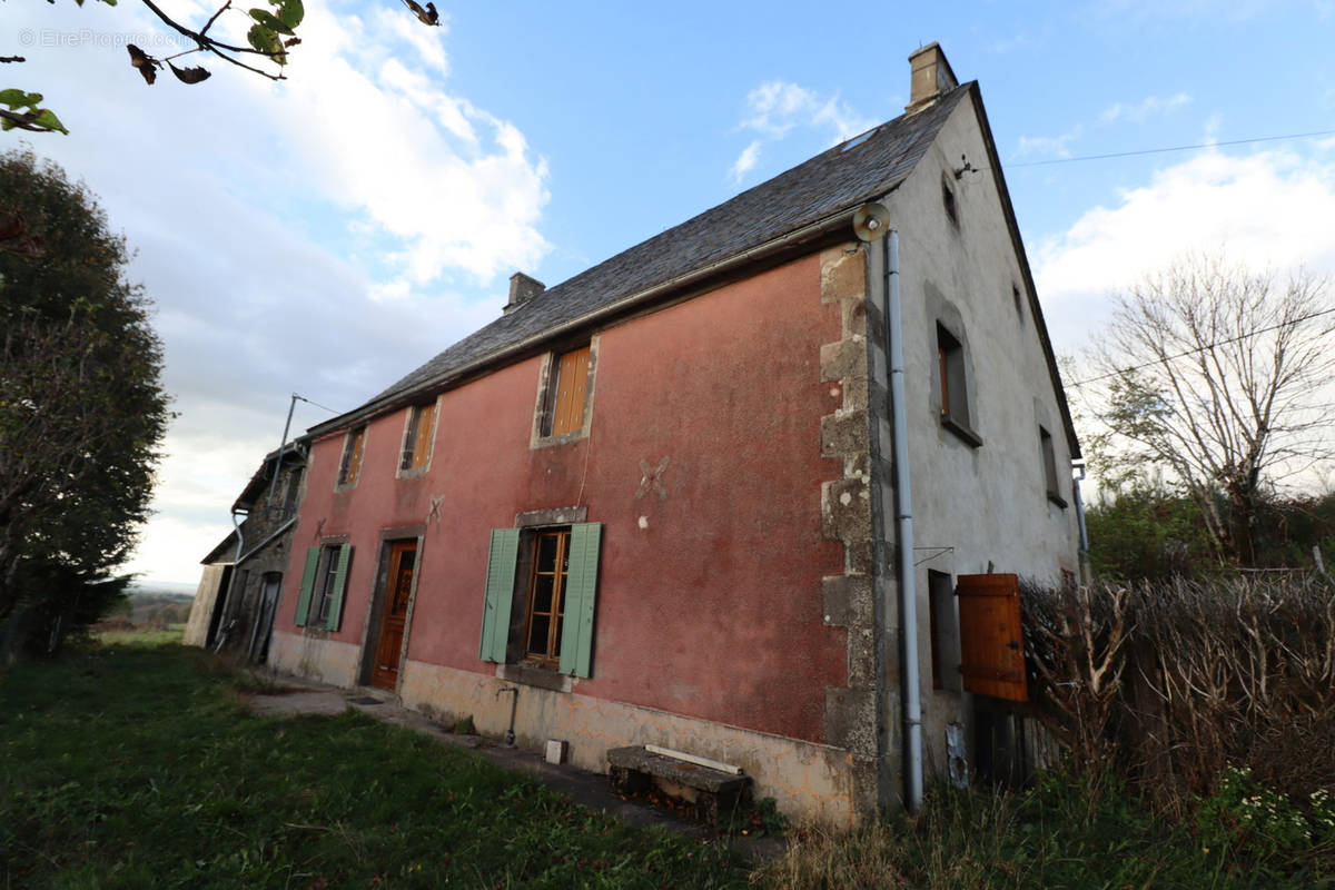 Maison à TAUVES