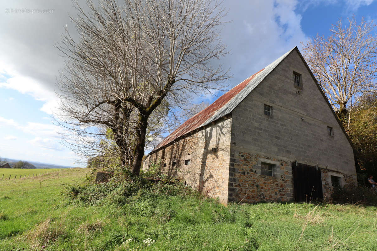 Maison à TAUVES