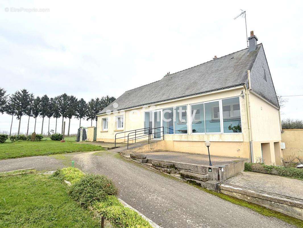 Maison à LANGUIDIC