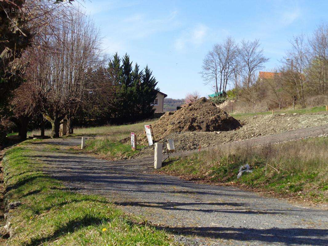 Terrain à SAINT-GERMAIN-LAPRADE