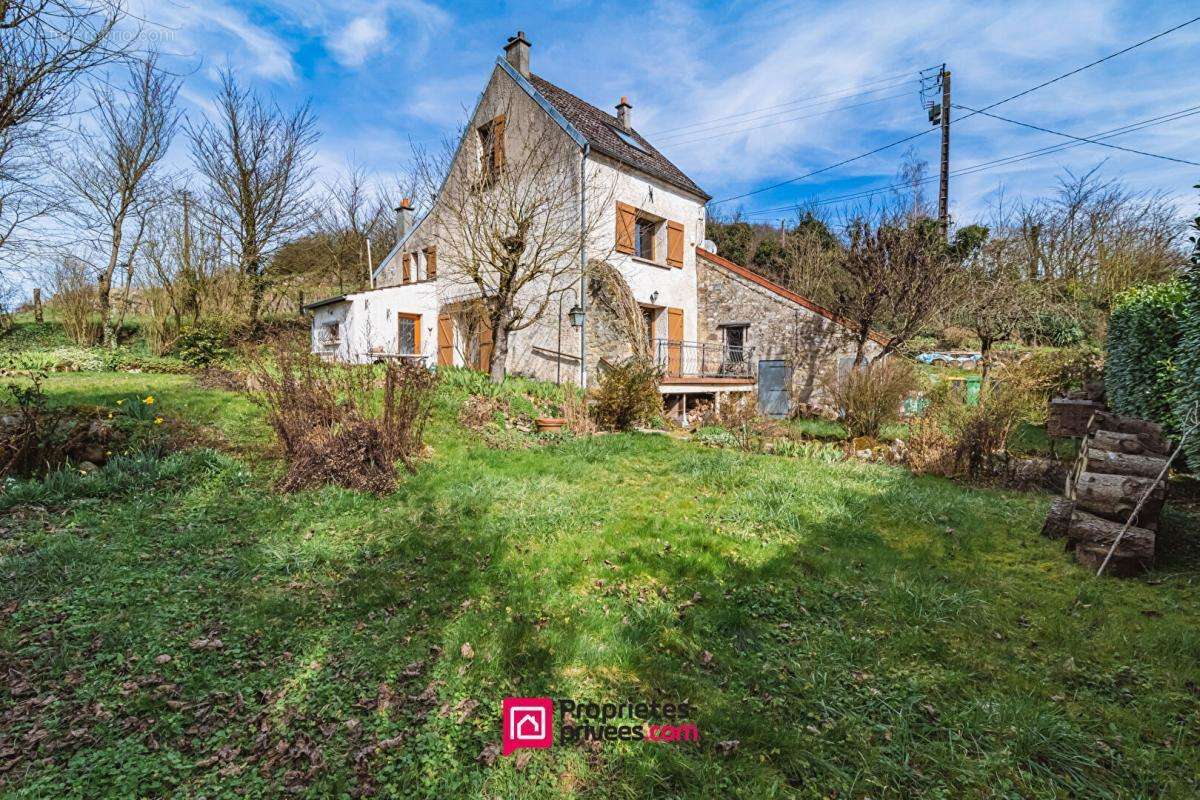 Maison à OULCHY-LE-CHATEAU