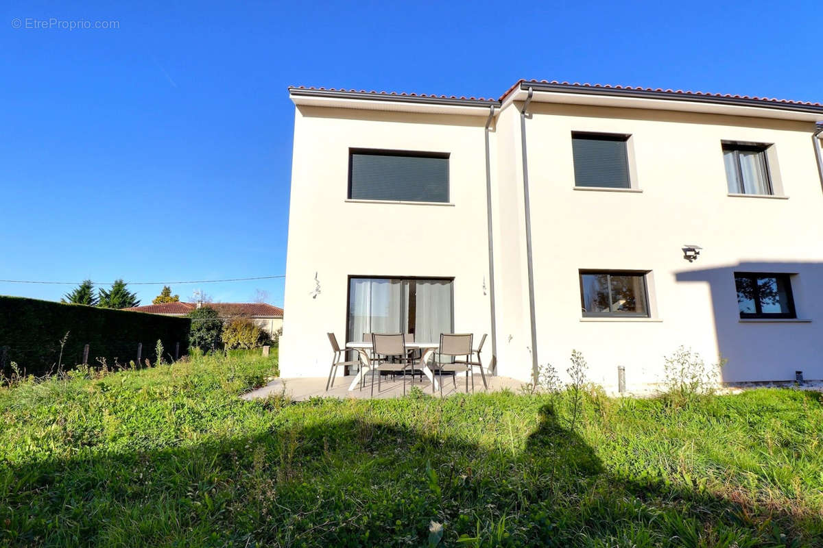 Maison à LA LANDE-DE-FRONSAC