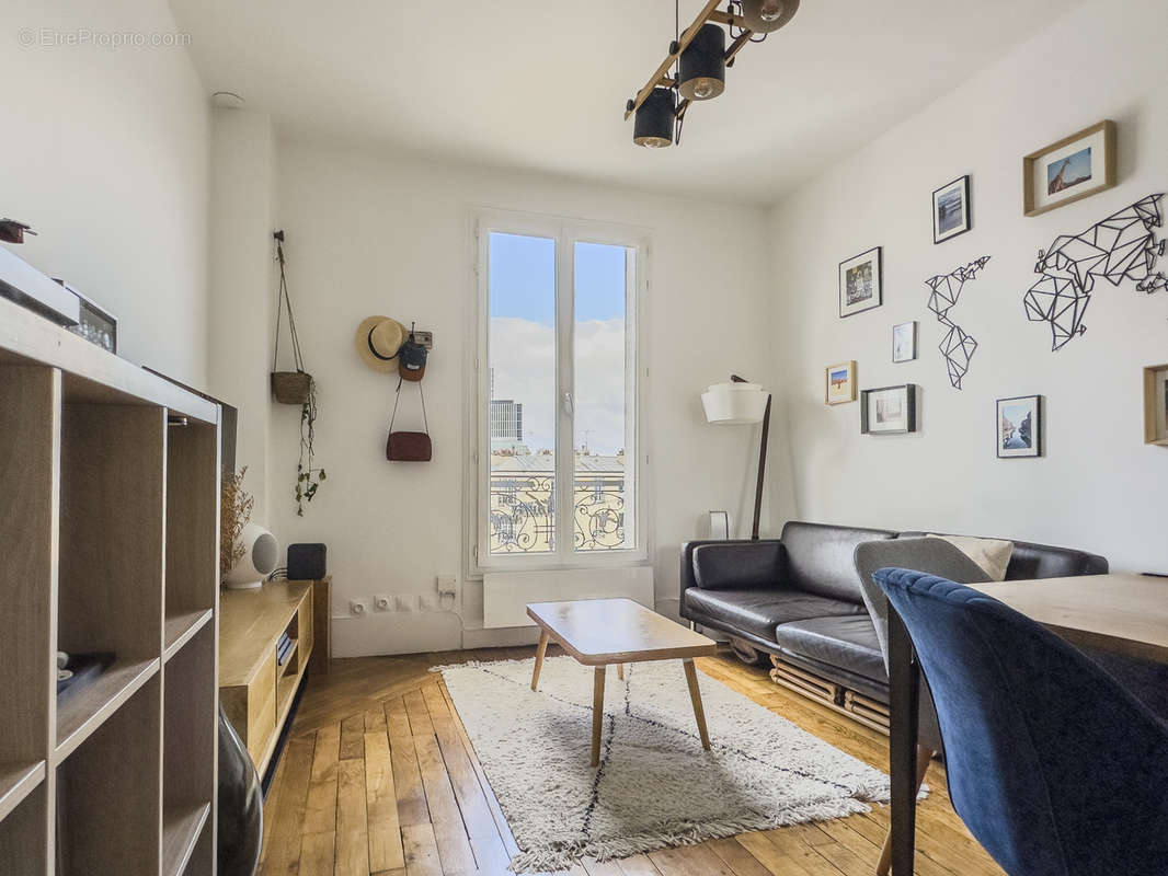 Appartement à COURBEVOIE