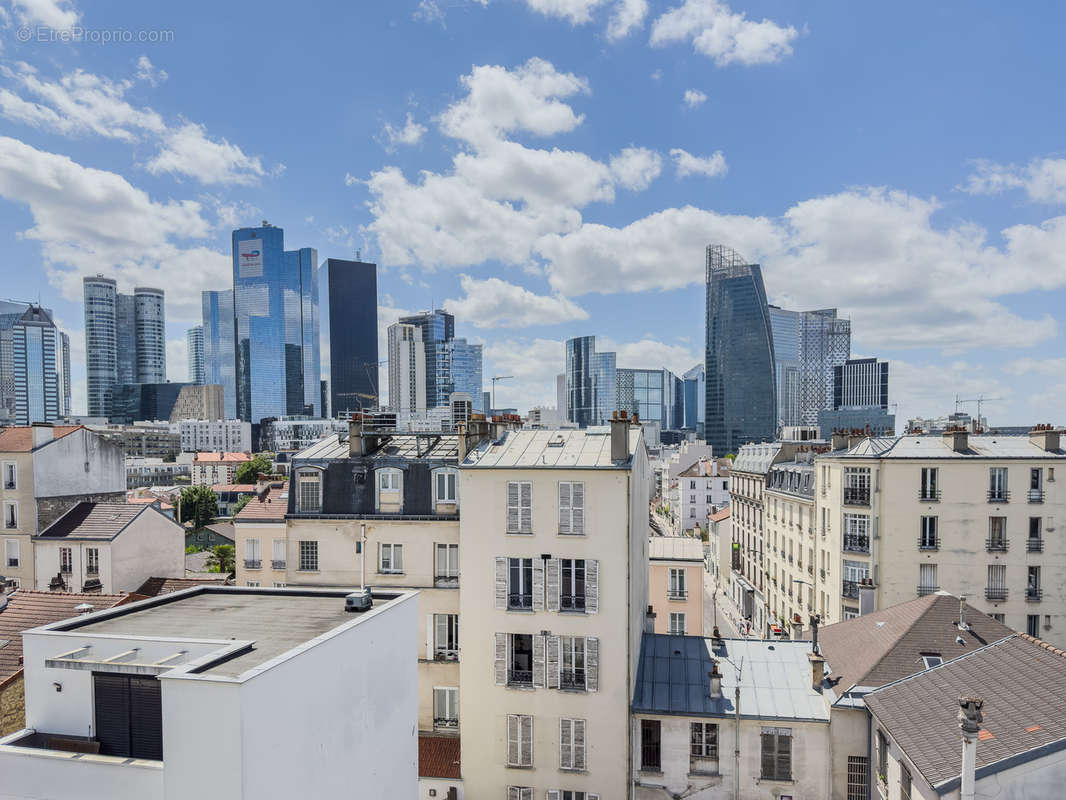 Appartement à COURBEVOIE