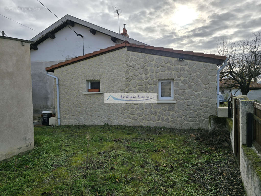 Maison à AUZAT-LA-COMBELLE