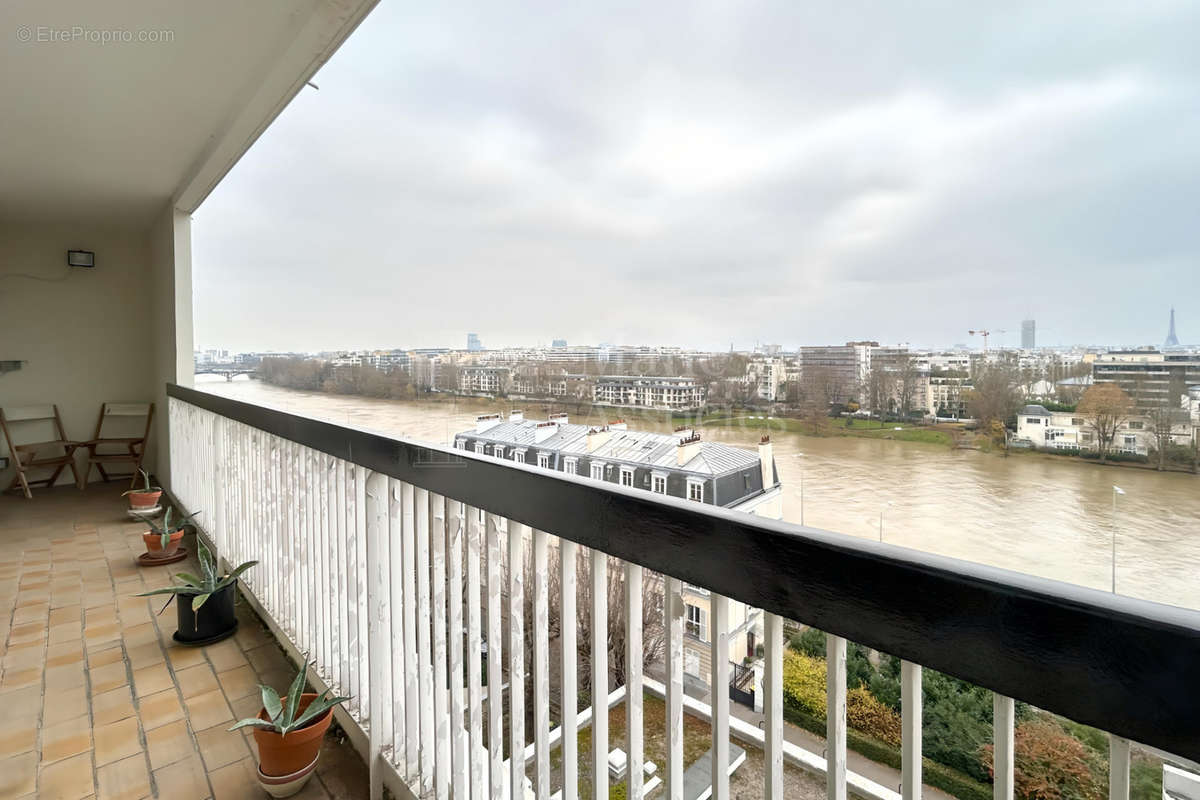 Appartement à COURBEVOIE