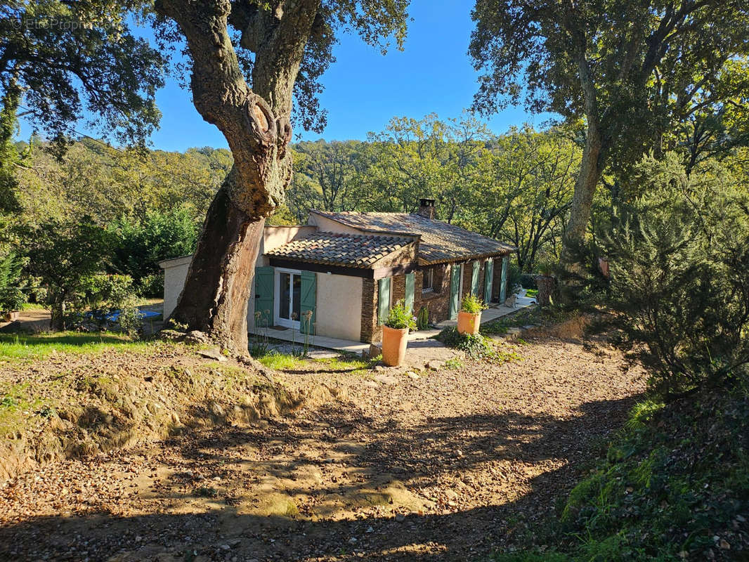 Maison à LA GARDE-FREINET