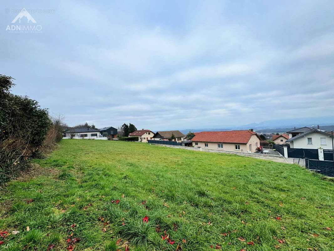 Terrain à SAINT-JEAN-DE-GONVILLE