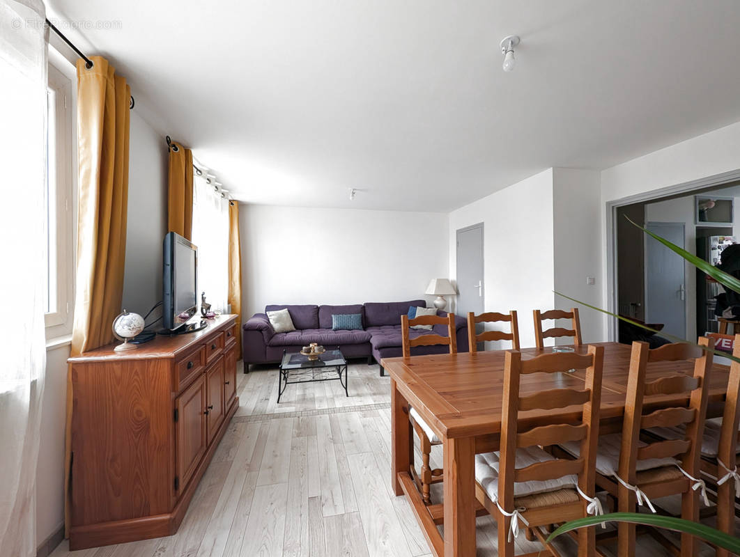 Appartement à PRIVAS