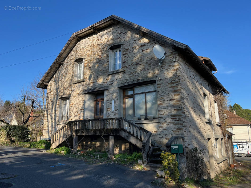 Maison à COUSSAC-BONNEVAL