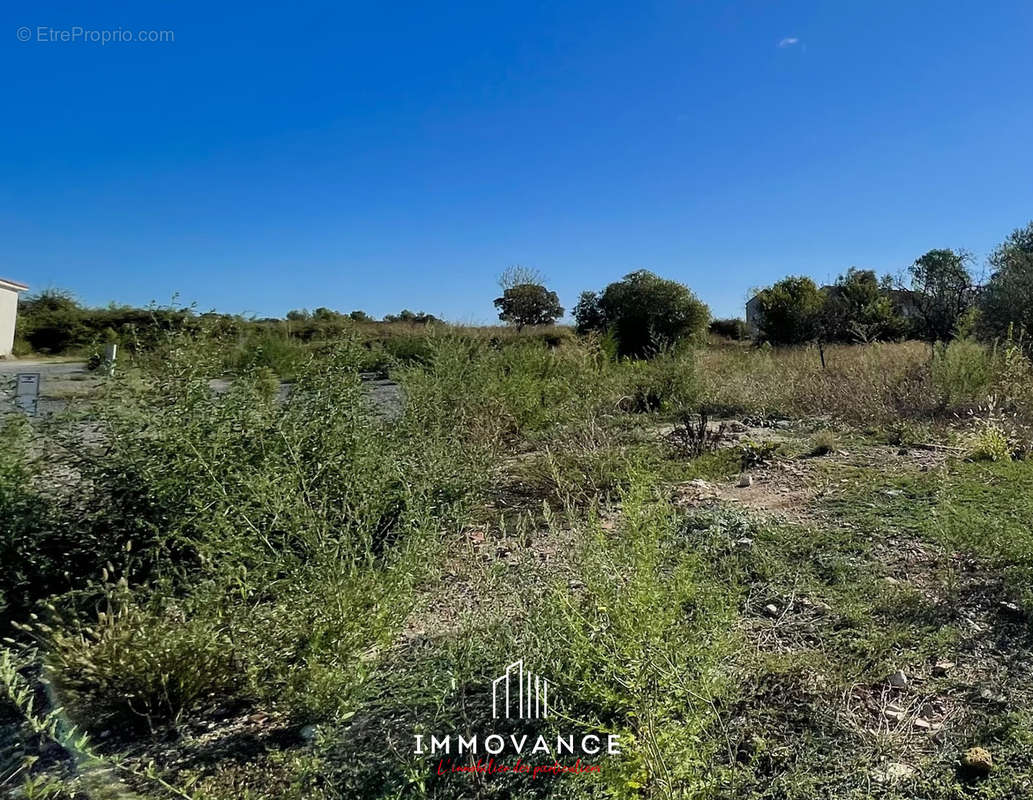 Terrain à GARRIGUES