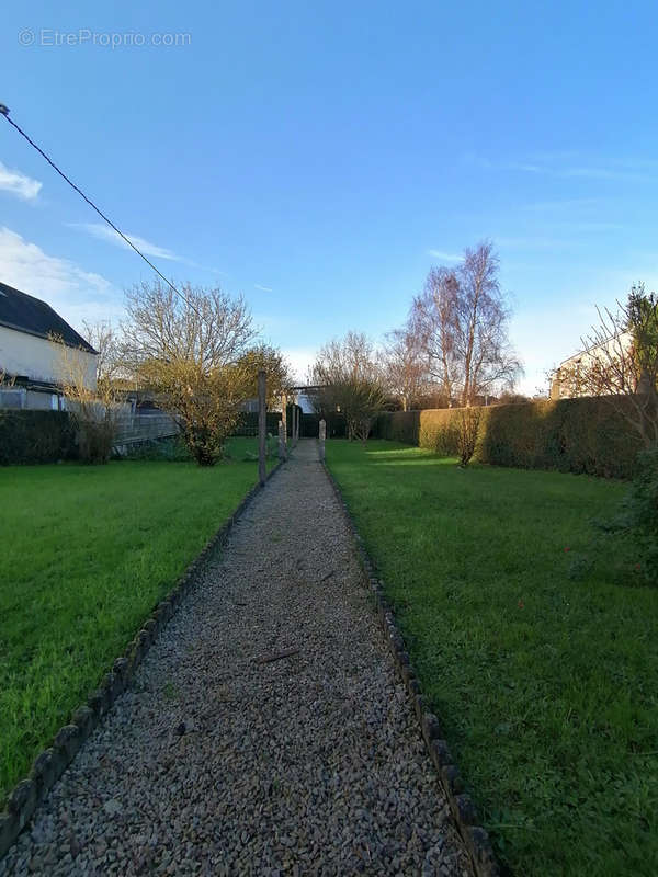 Maison à MONTEBOURG