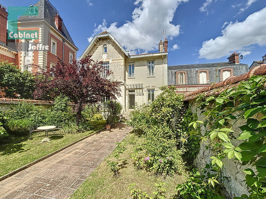 Maison à FONTAINEBLEAU