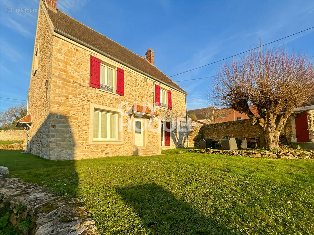 Maison à CHAUMES-EN-BRIE