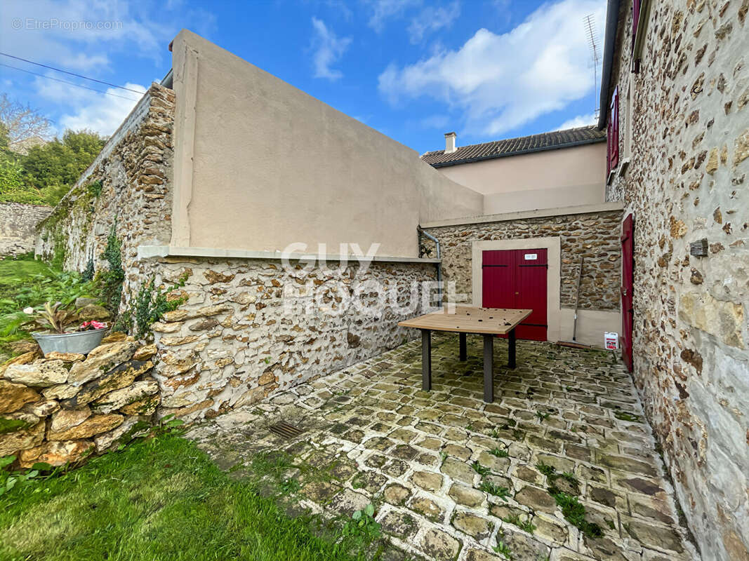 Maison à CHAUMES-EN-BRIE