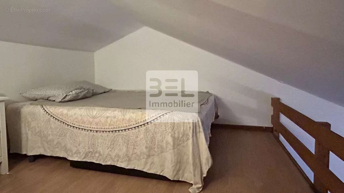 Appartement à ROQUEMAURE