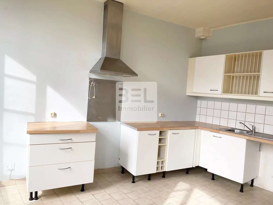 Appartement à BAGNOLS-SUR-CEZE