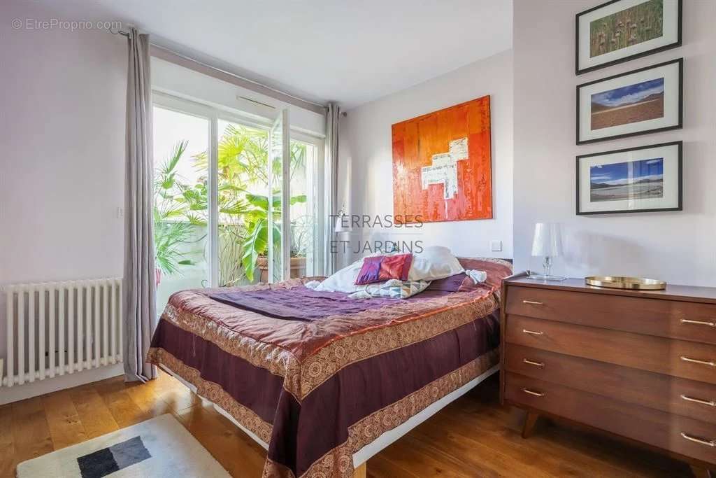 Appartement à PARIS-20E