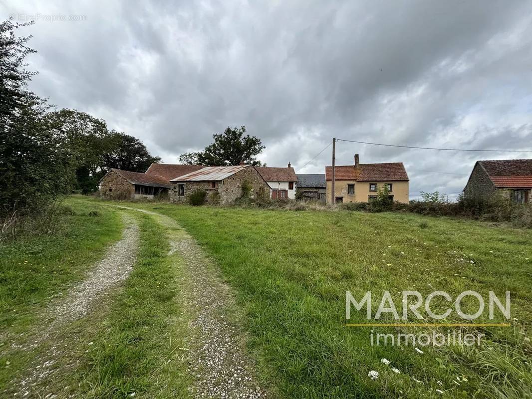 Maison à CHAMBON-SUR-VOUEIZE