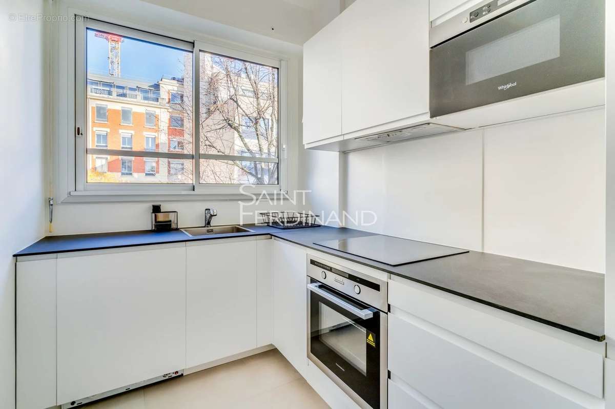 Appartement à NEUILLY-SUR-SEINE