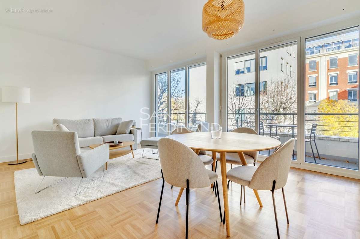 Appartement à NEUILLY-SUR-SEINE