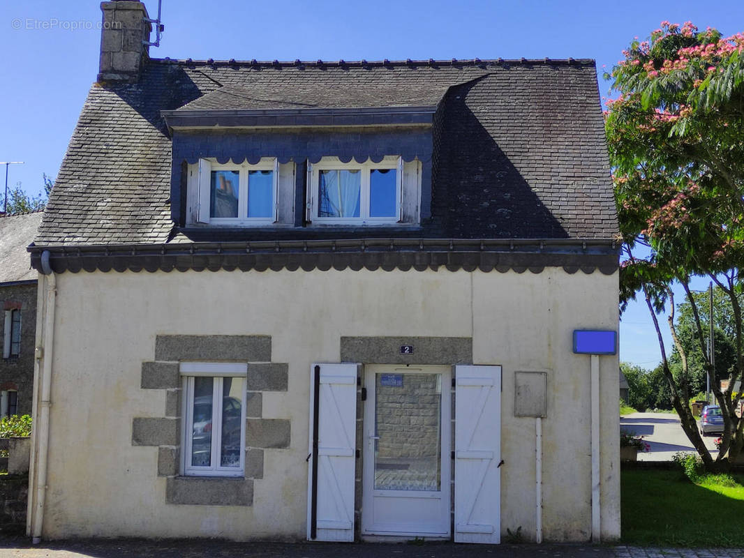 Façade - Maison à SAINT-CARADEC-TREGOMEL