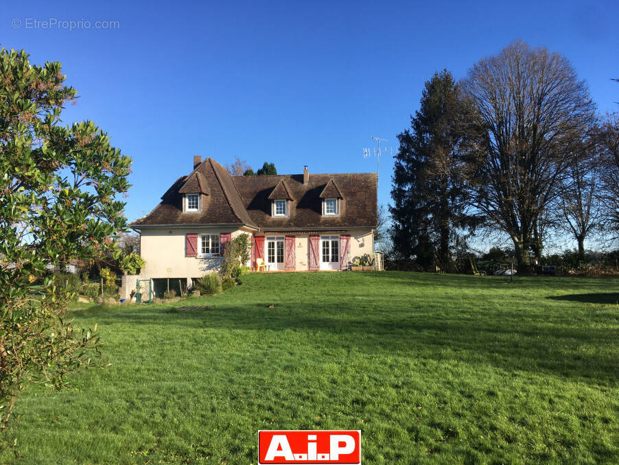 Maison à POUZAUGES