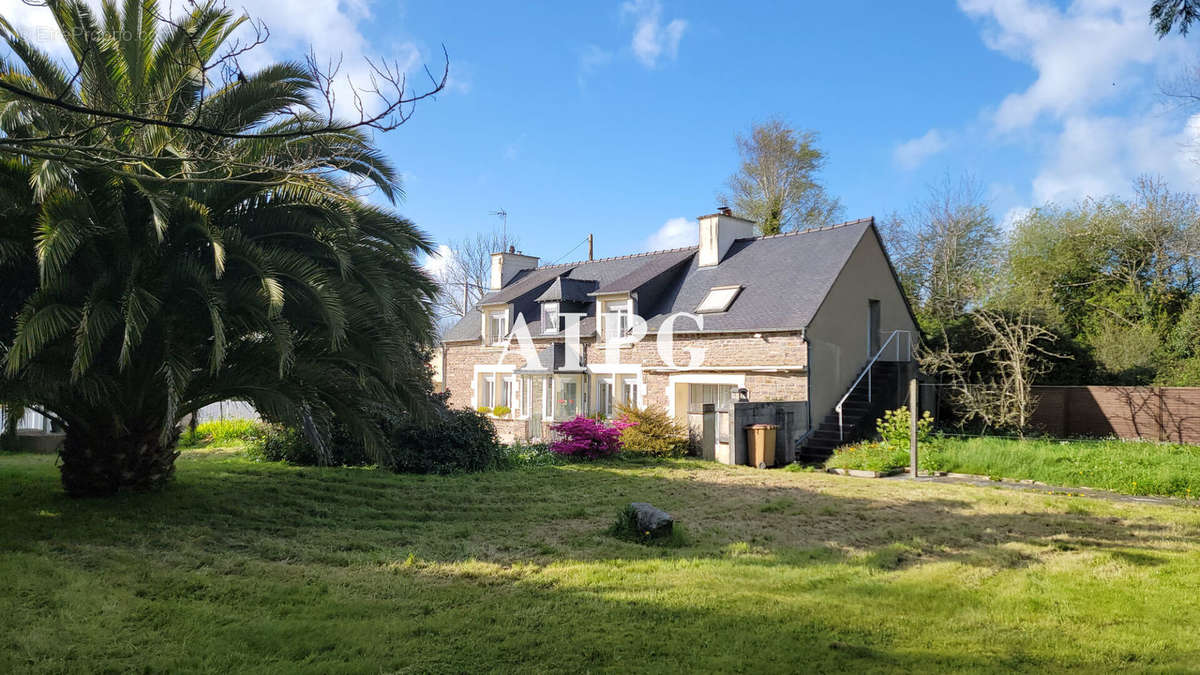 Maison à PLOUEZEC