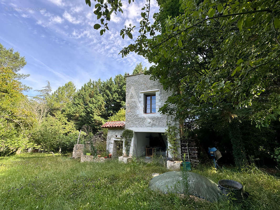 Maison à PUY-L&#039;EVEQUE