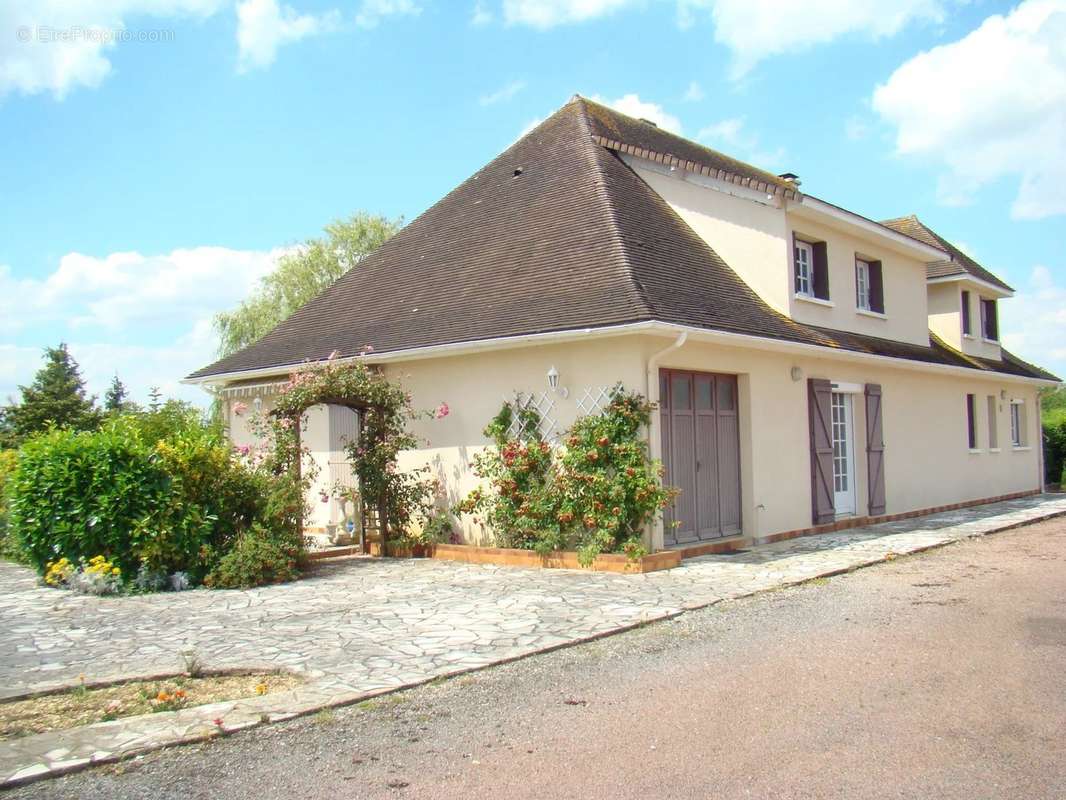 Maison à LA VILLEDIEU-DU-CLAIN