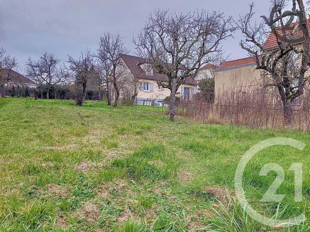 Terrain à AUXERRE