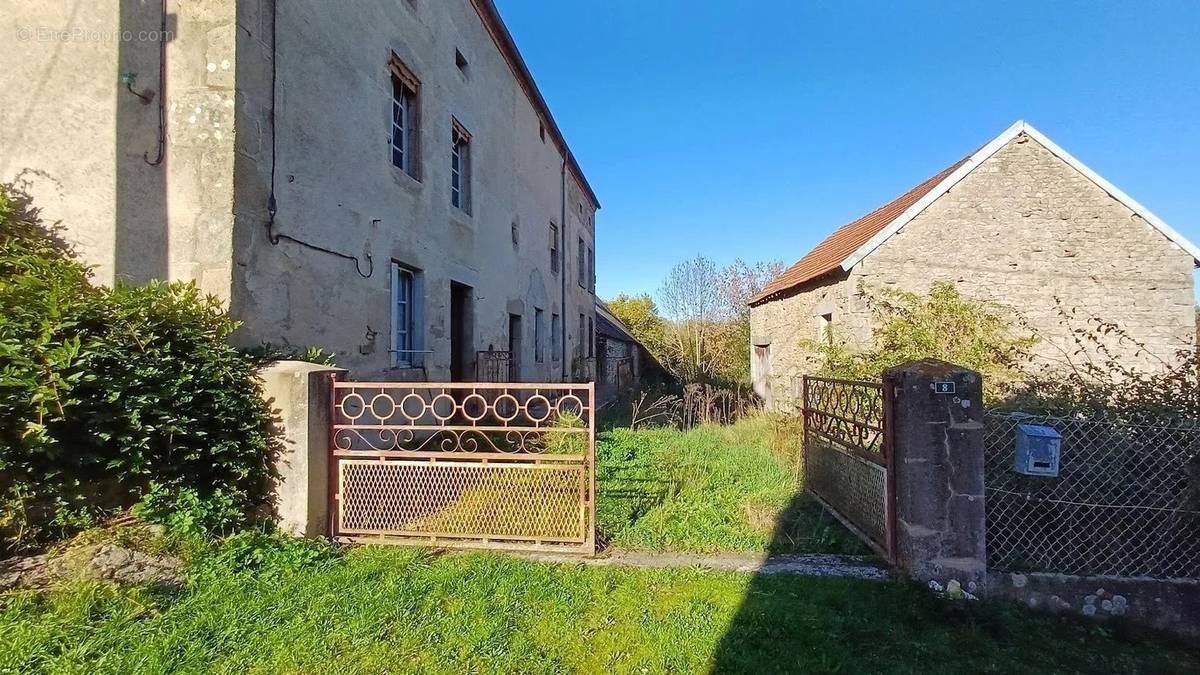 Maison à SAINT-CHABRAIS