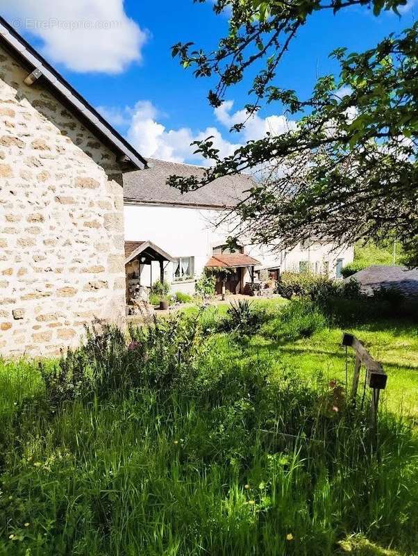 Maison à BOUSSAC