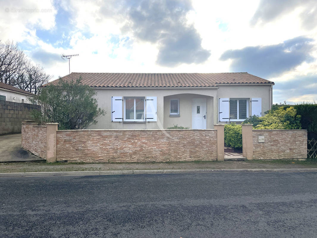 Maison à LA CHAPELLE-ACHARD