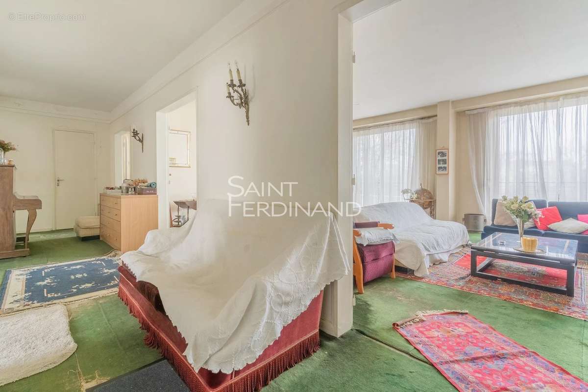 Appartement à PARIS-16E