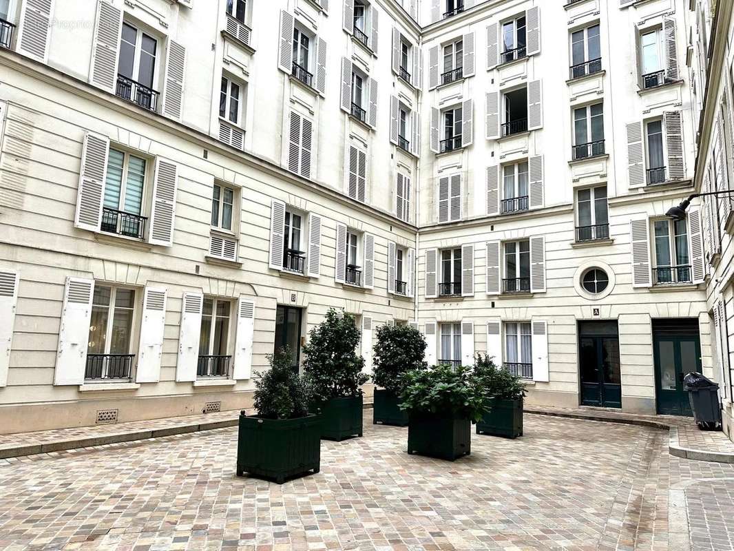 Appartement à PARIS-7E