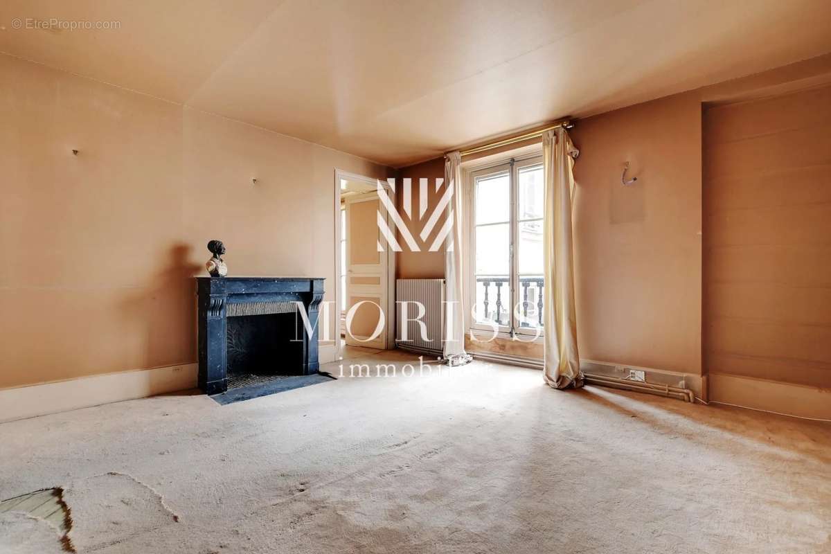 Appartement à PARIS-7E