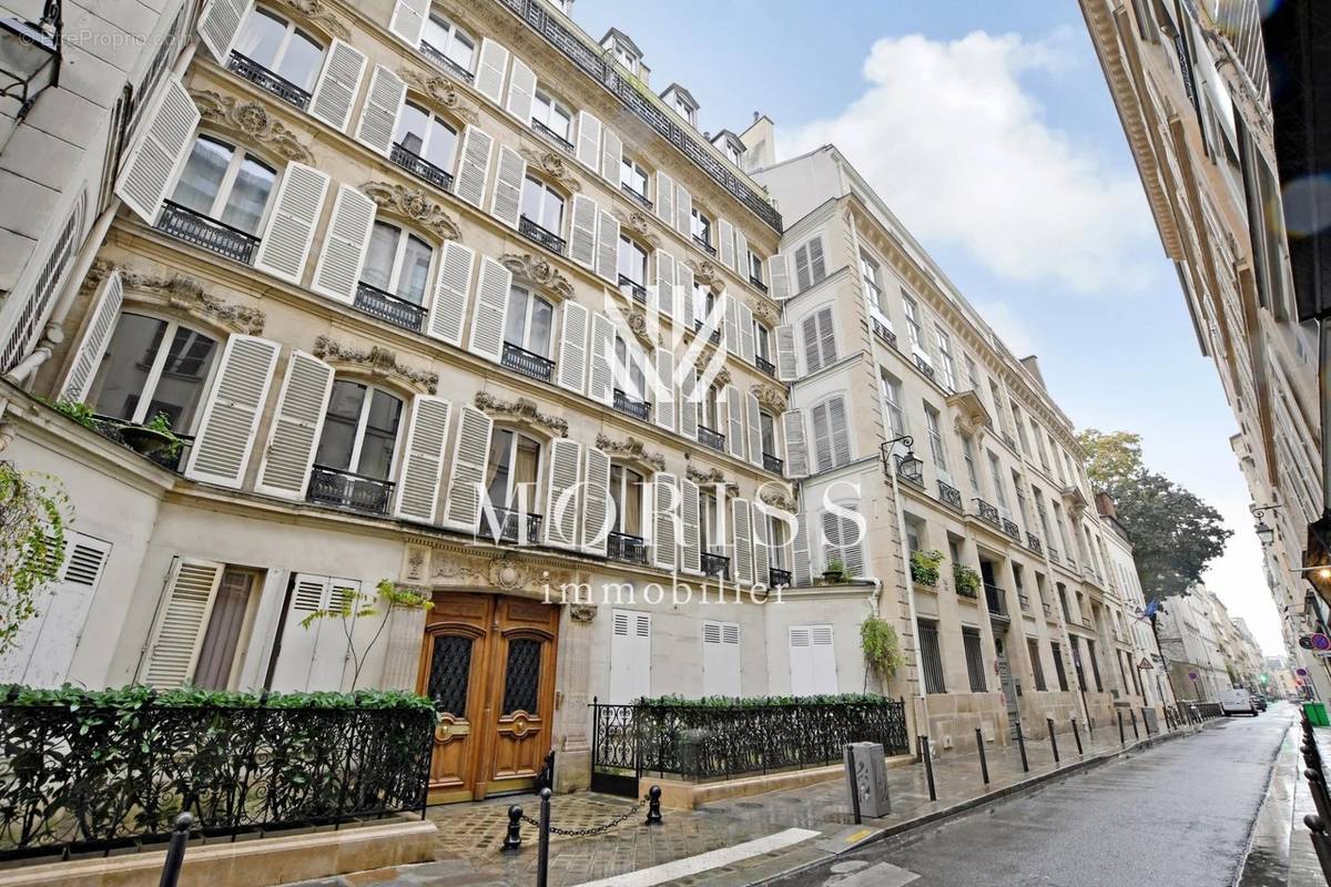 Appartement à PARIS-7E