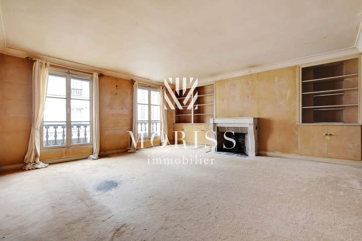 Appartement à PARIS-7E