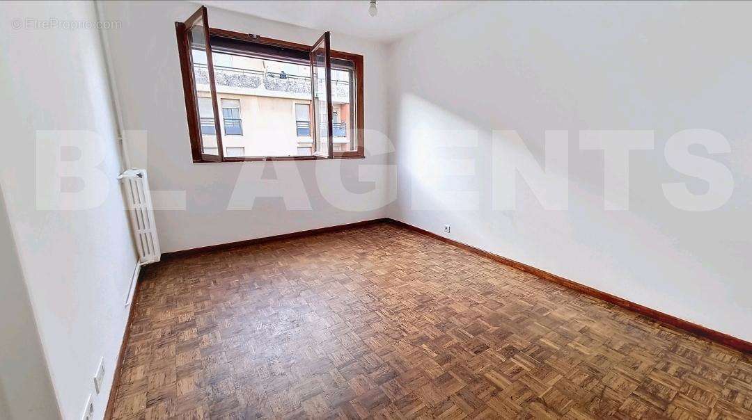 3 - Appartement à MARSEILLE-10E