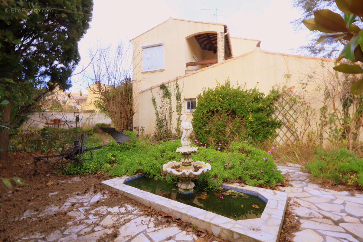 Maison à CASTRIES