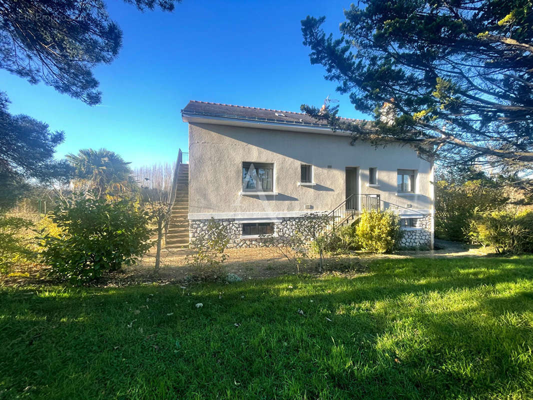 Maison à LONGUE-JUMELLES