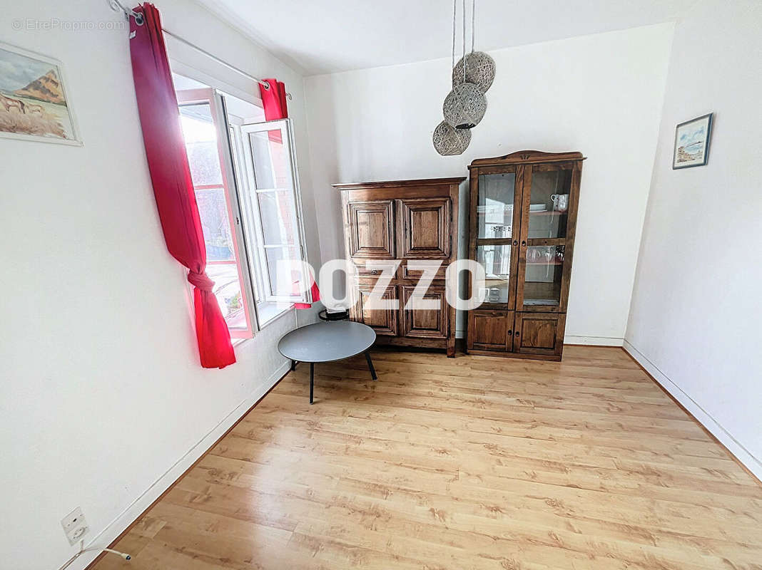 Appartement à JULLOUVILLE