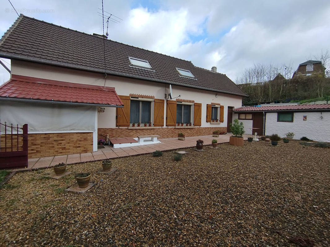 Maison à BRISSY-HAMEGICOURT