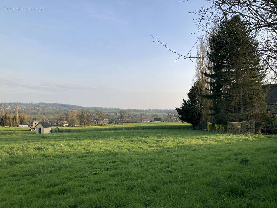 Terrain à MONTILLY-SUR-NOIREAU