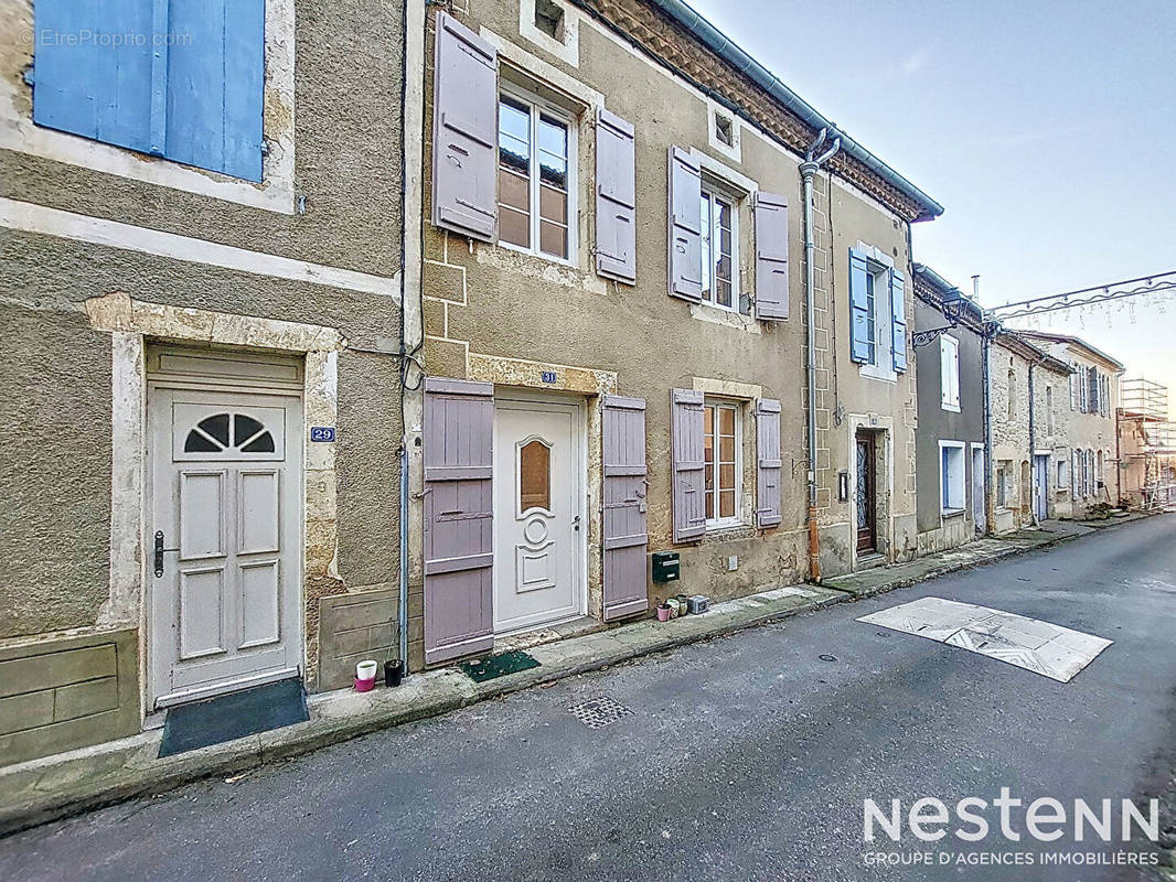 Maison à SAINT-PUY